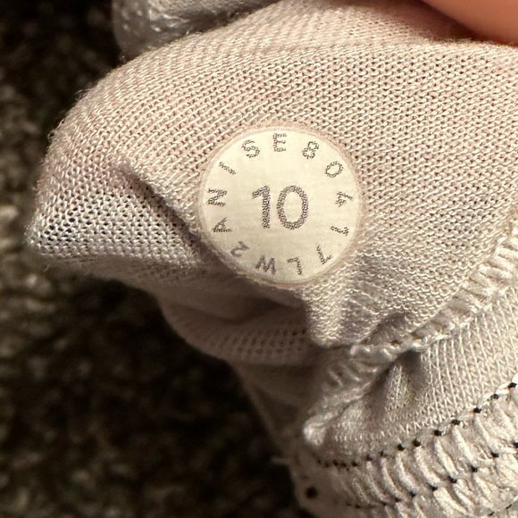 Lululemon Size 10 sports bra - Picture 7 of 7